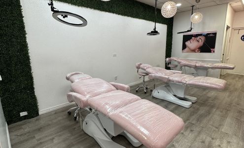 Glamorous House of Beauty