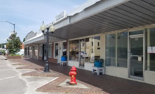 Fort Meade Chiropractic Clinic, Dr. Roger Haag 111 W Broadway St, Fort Meade Florida 33841