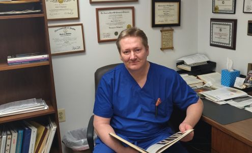 Burke Spine & Rehab: Dr Peter Stanton 5641 Burke Centre Pkwy, Burke Virginia 22015