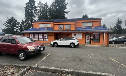 Dee’s Doggie Do’s 10217 123rd St Ct E #100, Puyallup Washington 98374