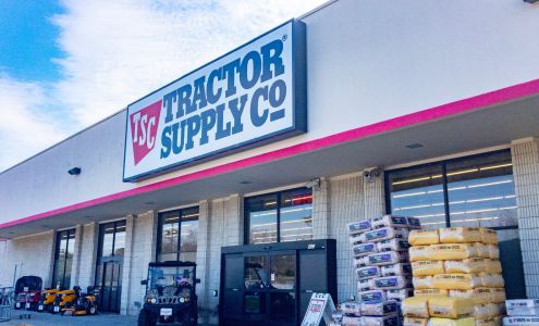 Tractor Supply Oak Ridge