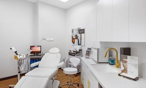 SkinCeuticals SkinLab by Cosmetic Surgery Institute