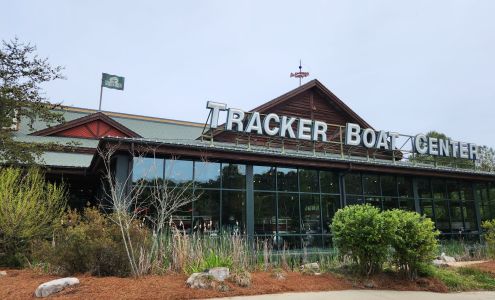 Bass Pro Shops/Cabela’s Boating Center