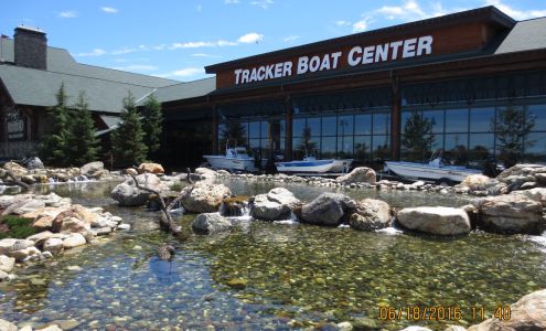 Bass Pro Shops/Cabela’s Boating Center