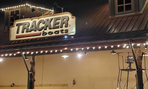 Bass Pro Shops/Cabela’s Boating Center