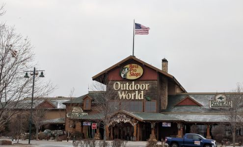 Bass Pro Shops/Cabela’s Boating Center