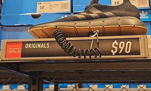 adidas Outlet Store RIVERHEAD