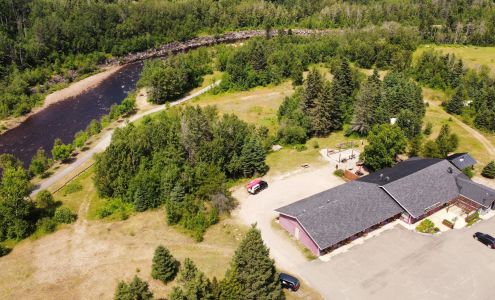 Hotel Base Camp L'Anse-Saint-Jean