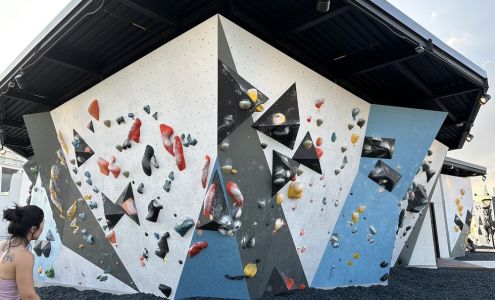 VITAL Climbing Gym - Brooklyn