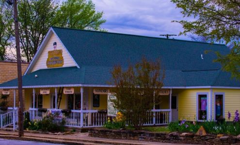 Aunt Minnie's Yellow House
