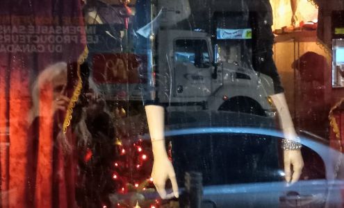 Les Folles Alliees (Folles Alliées)