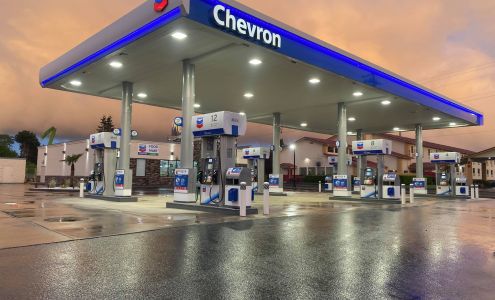 Chevron Salem: 24/7 Gas Station