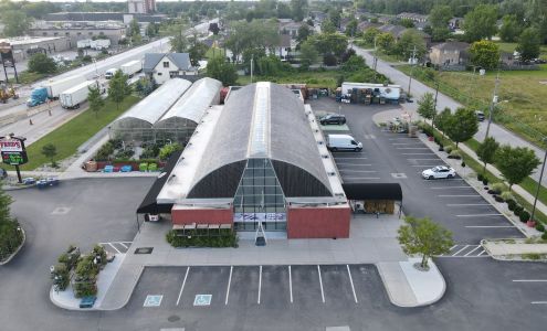 Fred's Farm Fresh International Market