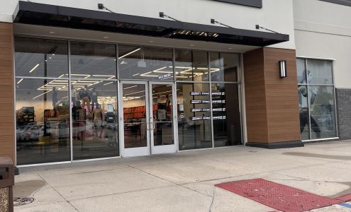 Nike Community Store - Elmwood