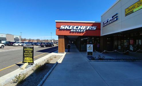 SKECHERS Warehouse Outlet