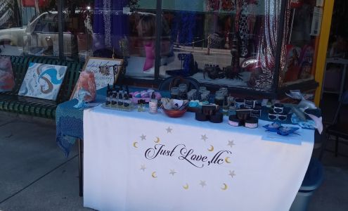 Starr Upscale Boutique & Organic Beauty Supply Store