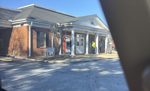 Bank of America (with Drive-thru ATM)