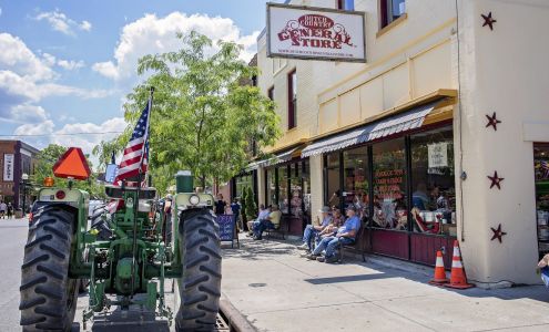 Dutch Country General Store: Hannibal