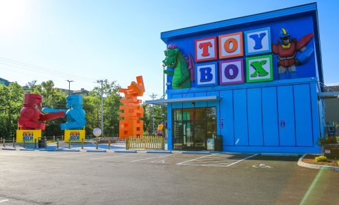 Toy Box Mini Golf