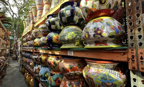 Rossys Pottery Wholesale-Retail