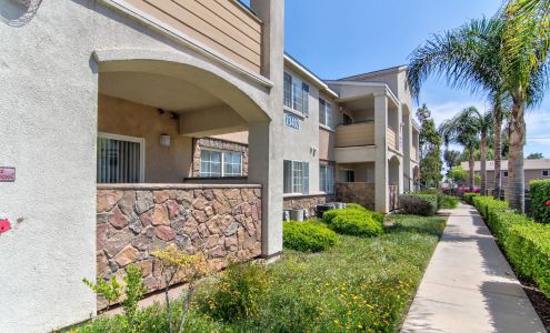 La Pacifica Apartments