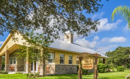 The Lodge at Woodlake Apartments