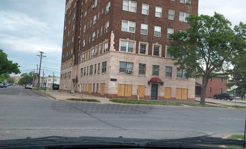 Commodore Apartments