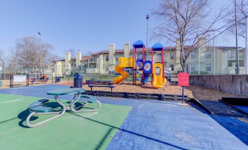 Lago Vista Apartments