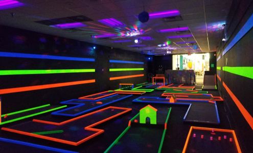 Blacklight Mini Golf Gadsden LLC