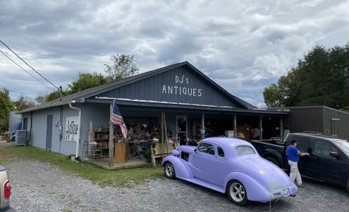 D J's Antiques & Collectibles
