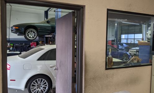 Johnny's Auto Center