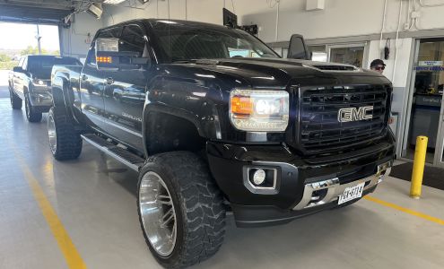 CUSTOM AUTO COLLISION