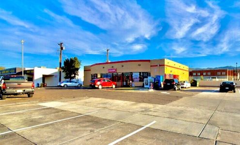 QUICK CORNER LIQUOR AND DRIVE THROUGH