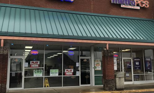 AJ's SMOKE & NOVELTY SHOP / CBD & D8