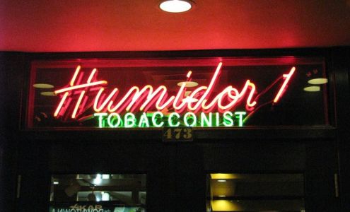 Humidor 1 Tobacconist Cuban Cigars HABANOS Dealer