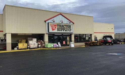 Tractor Supply Milton