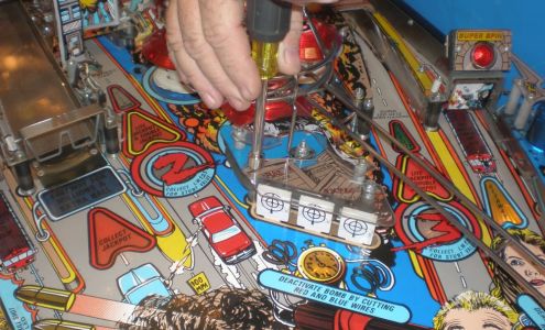 Pinball Dude Applegate