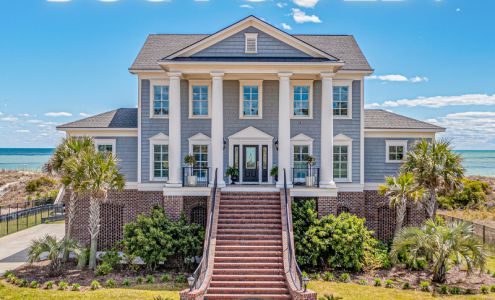 Ashley DeLong, Realtor - RE/MAX Southern Shores