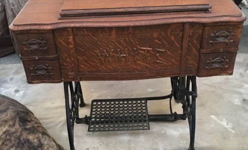 Hardy's Hues & Textures