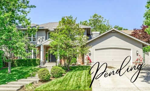 Elle Powell @ RE/MAX Integrity