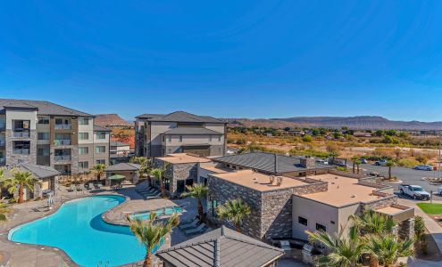 Grayhawk Apartments at River's Edge