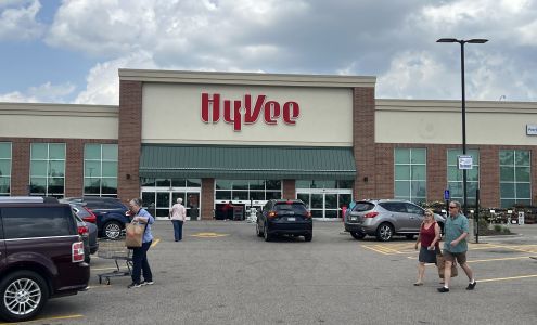 Hy-Vee Grocery Store Oakdale