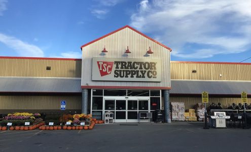 Tractor Supply Houlton
