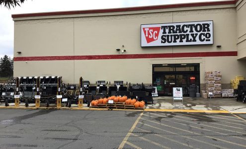 Tractor Supply Sutherlin