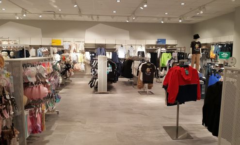 H&M St. Peters