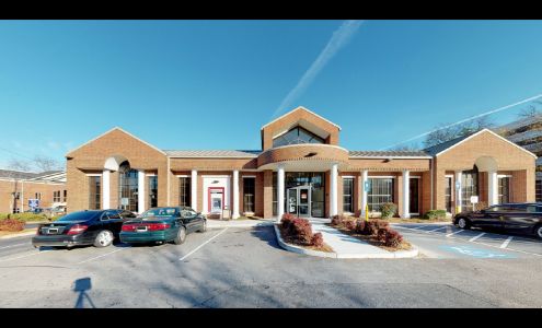 Bank of America (with Drive-thru ATM)