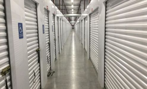 Life Storage - Apple Valley