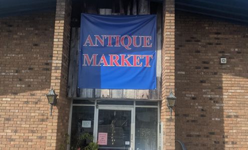 Kraft Street Antique Market