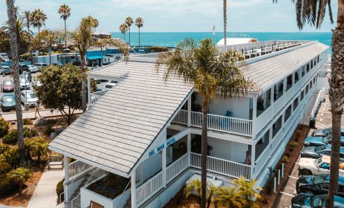 Del Mar Beach Hotel