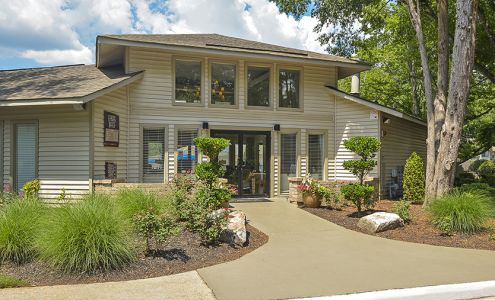 East Perimeter Pointe Apartments